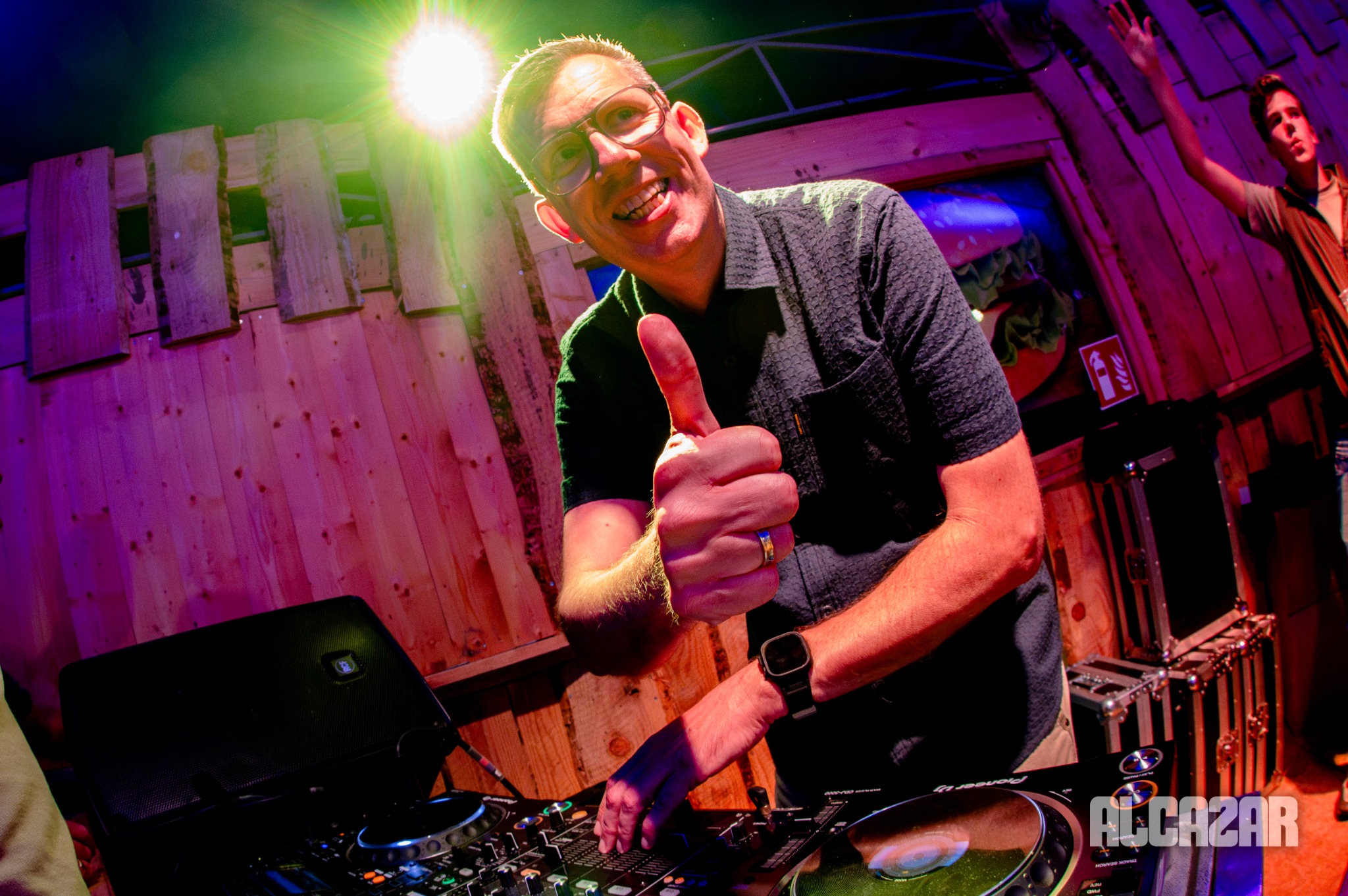 DJ Dennis tijdens Alcazar The Reunion